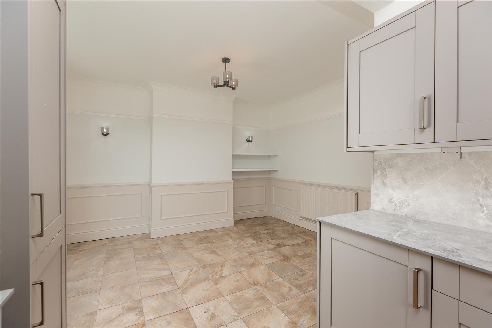Cwmbach Road, Fforestfach, Swansea, SA5 5BN